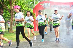 BIB: 1403, 906, 907
                            <button type="button" onclick="openModal(3754941)" class="btn btn-primary btn-sm float-right btn-popup" data-toggle="modal" data-target=".modal-high-quality">
                        <i class="fas fa-shopping-cart"></i> Add to Cart
                    </button>
                                            <button type="button" onclick="isThisMe(3754941, true)" class="btn btn-success btn-sm float-right btn-popup btn-isme hidden" data-toggle="tooltip" data-placement="bottom" title="นี่คือรูปของคุณใช่ไหม คลิกที่นี่เพื่อเอาเข้าอัลบั้ม">
                        <i class="fas fa-plus"></i> Add to album
                    </button>
                    <button type="button" onclick="isThisMe(3754941, false)" class="btn btn-warning btn-sm float-right btn-popup btn-isnotme hidden">
                        <i class="fas fa-ban"></i> Remove from album
                    </button>