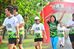 BIB: 102
                            <button type="button" onclick="openModal(3744634)" class="btn btn-primary btn-sm float-right btn-popup" data-toggle="modal" data-target=".modal-high-quality">
                        <i class="fas fa-shopping-cart"></i> Add to Cart
                    </button>
                                            <button type="button" onclick="isThisMe(3744634, true)" class="btn btn-success btn-sm float-right btn-popup btn-isme hidden" data-toggle="tooltip" data-placement="bottom" title="นี่คือรูปของคุณใช่ไหม คลิกที่นี่เพื่อเอาเข้าอัลบั้ม">
                        <i class="fas fa-plus"></i> Add to album
                    </button>
                    <button type="button" onclick="isThisMe(3744634, false)" class="btn btn-warning btn-sm float-right btn-popup btn-isnotme hidden">
                        <i class="fas fa-ban"></i> Remove from album
                    </button>