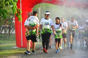 BIB: 1090
                            <button type="button" onclick="openModal(3770077)" class="btn btn-primary btn-sm float-right btn-popup" data-toggle="modal" data-target=".modal-high-quality">
                        <i class="fas fa-shopping-cart"></i> Add to Cart
                    </button>
                                            <button type="button" onclick="isThisMe(3770077, true)" class="btn btn-success btn-sm float-right btn-popup btn-isme hidden" data-toggle="tooltip" data-placement="bottom" title="นี่คือรูปของคุณใช่ไหม คลิกที่นี่เพื่อเอาเข้าอัลบั้ม">
                        <i class="fas fa-plus"></i> Add to album
                    </button>
                    <button type="button" onclick="isThisMe(3770077, false)" class="btn btn-warning btn-sm float-right btn-popup btn-isnotme hidden">
                        <i class="fas fa-ban"></i> Remove from album
                    </button>