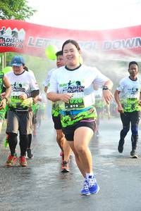 BIB: 3409
                            <button type="button" onclick="openModal(3744343)" class="btn btn-primary btn-sm float-right btn-popup" data-toggle="modal" data-target=".modal-high-quality">
                        <i class="fas fa-shopping-cart"></i> Add to Cart
                    </button>
                                            <button type="button" onclick="isThisMe(3744343, true)" class="btn btn-success btn-sm float-right btn-popup btn-isme hidden" data-toggle="tooltip" data-placement="bottom" title="นี่คือรูปของคุณใช่ไหม คลิกที่นี่เพื่อเอาเข้าอัลบั้ม">
                        <i class="fas fa-plus"></i> Add to album
                    </button>
                    <button type="button" onclick="isThisMe(3744343, false)" class="btn btn-warning btn-sm float-right btn-popup btn-isnotme hidden">
                        <i class="fas fa-ban"></i> Remove from album
                    </button>