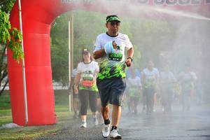 BIB: 2839
                            <button type="button" onclick="openModal(3748293)" class="btn btn-primary btn-sm float-right btn-popup" data-toggle="modal" data-target=".modal-high-quality">
                        <i class="fas fa-shopping-cart"></i> Add to Cart
                    </button>
                                            <button type="button" onclick="isThisMe(3748293, true)" class="btn btn-success btn-sm float-right btn-popup btn-isme hidden" data-toggle="tooltip" data-placement="bottom" title="นี่คือรูปของคุณใช่ไหม คลิกที่นี่เพื่อเอาเข้าอัลบั้ม">
                        <i class="fas fa-plus"></i> Add to album
                    </button>
                    <button type="button" onclick="isThisMe(3748293, false)" class="btn btn-warning btn-sm float-right btn-popup btn-isnotme hidden">
                        <i class="fas fa-ban"></i> Remove from album
                    </button>