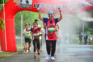 BIB: 1144
                            <button type="button" onclick="openModal(3752164)" class="btn btn-primary btn-sm float-right btn-popup" data-toggle="modal" data-target=".modal-high-quality">
                        <i class="fas fa-shopping-cart"></i> Add to Cart
                    </button>
                                            <button type="button" onclick="isThisMe(3752164, true)" class="btn btn-success btn-sm float-right btn-popup btn-isme hidden" data-toggle="tooltip" data-placement="bottom" title="นี่คือรูปของคุณใช่ไหม คลิกที่นี่เพื่อเอาเข้าอัลบั้ม">
                        <i class="fas fa-plus"></i> Add to album
                    </button>
                    <button type="button" onclick="isThisMe(3752164, false)" class="btn btn-warning btn-sm float-right btn-popup btn-isnotme hidden">
                        <i class="fas fa-ban"></i> Remove from album
                    </button>