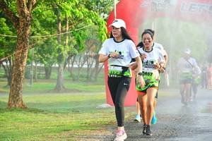 BIB: 195
                            <button type="button" onclick="openModal(3759612)" class="btn btn-primary btn-sm float-right btn-popup" data-toggle="modal" data-target=".modal-high-quality">
                        <i class="fas fa-shopping-cart"></i> Add to Cart
                    </button>
                                            <button type="button" onclick="isThisMe(3759612, true)" class="btn btn-success btn-sm float-right btn-popup btn-isme hidden" data-toggle="tooltip" data-placement="bottom" title="นี่คือรูปของคุณใช่ไหม คลิกที่นี่เพื่อเอาเข้าอัลบั้ม">
                        <i class="fas fa-plus"></i> Add to album
                    </button>
                    <button type="button" onclick="isThisMe(3759612, false)" class="btn btn-warning btn-sm float-right btn-popup btn-isnotme hidden">
                        <i class="fas fa-ban"></i> Remove from album
                    </button>