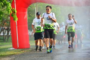 BIB: 2818
                            <button type="button" onclick="openModal(3761552)" class="btn btn-primary btn-sm float-right btn-popup" data-toggle="modal" data-target=".modal-high-quality">
                        <i class="fas fa-shopping-cart"></i> Add to Cart
                    </button>
                                            <button type="button" onclick="isThisMe(3761552, true)" class="btn btn-success btn-sm float-right btn-popup btn-isme hidden" data-toggle="tooltip" data-placement="bottom" title="นี่คือรูปของคุณใช่ไหม คลิกที่นี่เพื่อเอาเข้าอัลบั้ม">
                        <i class="fas fa-plus"></i> Add to album
                    </button>
                    <button type="button" onclick="isThisMe(3761552, false)" class="btn btn-warning btn-sm float-right btn-popup btn-isnotme hidden">
                        <i class="fas fa-ban"></i> Remove from album
                    </button>