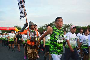 BIB: 249
                            <button type="button" onclick="openModal(3655154)" class="btn btn-primary btn-sm float-right btn-popup" data-toggle="modal" data-target=".modal-high-quality">
                        <i class="fas fa-shopping-cart"></i> Add to Cart
                    </button>
                                            <button type="button" onclick="isThisMe(3655154, true)" class="btn btn-success btn-sm float-right btn-popup btn-isme hidden" data-toggle="tooltip" data-placement="bottom" title="นี่คือรูปของคุณใช่ไหม คลิกที่นี่เพื่อเอาเข้าอัลบั้ม">
                        <i class="fas fa-plus"></i> Add to album
                    </button>
                    <button type="button" onclick="isThisMe(3655154, false)" class="btn btn-warning btn-sm float-right btn-popup btn-isnotme hidden">
                        <i class="fas fa-ban"></i> Remove from album
                    </button>