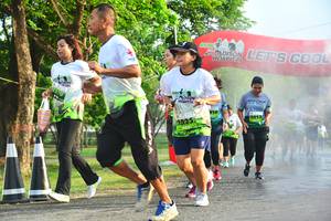 BIB: 1525
                            <button type="button" onclick="openModal(3754606)" class="btn btn-primary btn-sm float-right btn-popup" data-toggle="modal" data-target=".modal-high-quality">
                        <i class="fas fa-shopping-cart"></i> Add to Cart
                    </button>
                                            <button type="button" onclick="isThisMe(3754606, true)" class="btn btn-success btn-sm float-right btn-popup btn-isme hidden" data-toggle="tooltip" data-placement="bottom" title="นี่คือรูปของคุณใช่ไหม คลิกที่นี่เพื่อเอาเข้าอัลบั้ม">
                        <i class="fas fa-plus"></i> Add to album
                    </button>
                    <button type="button" onclick="isThisMe(3754606, false)" class="btn btn-warning btn-sm float-right btn-popup btn-isnotme hidden">
                        <i class="fas fa-ban"></i> Remove from album
                    </button>