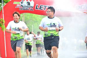 BIB: 1628
                            <button type="button" onclick="openModal(3721721)" class="btn btn-primary btn-sm float-right btn-popup" data-toggle="modal" data-target=".modal-high-quality">
                        <i class="fas fa-shopping-cart"></i> Add to Cart
                    </button>
                                            <button type="button" onclick="isThisMe(3721721, true)" class="btn btn-success btn-sm float-right btn-popup btn-isme hidden" data-toggle="tooltip" data-placement="bottom" title="นี่คือรูปของคุณใช่ไหม คลิกที่นี่เพื่อเอาเข้าอัลบั้ม">
                        <i class="fas fa-plus"></i> Add to album
                    </button>
                    <button type="button" onclick="isThisMe(3721721, false)" class="btn btn-warning btn-sm float-right btn-popup btn-isnotme hidden">
                        <i class="fas fa-ban"></i> Remove from album
                    </button>