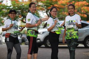 BIB: 642
                            <button type="button" onclick="openModal(3613041)" class="btn btn-primary btn-sm float-right btn-popup" data-toggle="modal" data-target=".modal-high-quality">
                        <i class="fas fa-shopping-cart"></i> Add to Cart
                    </button>
                                            <button type="button" onclick="isThisMe(3613041, true)" class="btn btn-success btn-sm float-right btn-popup btn-isme hidden" data-toggle="tooltip" data-placement="bottom" title="นี่คือรูปของคุณใช่ไหม คลิกที่นี่เพื่อเอาเข้าอัลบั้ม">
                        <i class="fas fa-plus"></i> Add to album
                    </button>
                    <button type="button" onclick="isThisMe(3613041, false)" class="btn btn-warning btn-sm float-right btn-popup btn-isnotme hidden">
                        <i class="fas fa-ban"></i> Remove from album
                    </button>