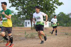 BIB: 2359
                            <button type="button" onclick="openModal(3607220)" class="btn btn-primary btn-sm float-right btn-popup" data-toggle="modal" data-target=".modal-high-quality">
                        <i class="fas fa-shopping-cart"></i> Add to Cart
                    </button>
                                            <button type="button" onclick="isThisMe(3607220, true)" class="btn btn-success btn-sm float-right btn-popup btn-isme hidden" data-toggle="tooltip" data-placement="bottom" title="นี่คือรูปของคุณใช่ไหม คลิกที่นี่เพื่อเอาเข้าอัลบั้ม">
                        <i class="fas fa-plus"></i> Add to album
                    </button>
                    <button type="button" onclick="isThisMe(3607220, false)" class="btn btn-warning btn-sm float-right btn-popup btn-isnotme hidden">
                        <i class="fas fa-ban"></i> Remove from album
                    </button>