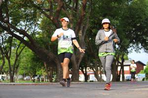 BIB: 1930
                            <button type="button" onclick="openModal(3611623)" class="btn btn-primary btn-sm float-right btn-popup" data-toggle="modal" data-target=".modal-high-quality">
                        <i class="fas fa-shopping-cart"></i> Add to Cart
                    </button>
                                            <button type="button" onclick="isThisMe(3611623, true)" class="btn btn-success btn-sm float-right btn-popup btn-isme hidden" data-toggle="tooltip" data-placement="bottom" title="นี่คือรูปของคุณใช่ไหม คลิกที่นี่เพื่อเอาเข้าอัลบั้ม">
                        <i class="fas fa-plus"></i> Add to album
                    </button>
                    <button type="button" onclick="isThisMe(3611623, false)" class="btn btn-warning btn-sm float-right btn-popup btn-isnotme hidden">
                        <i class="fas fa-ban"></i> Remove from album
                    </button>