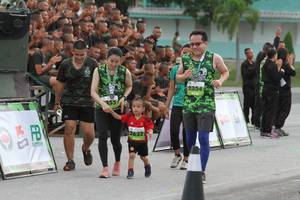 BIB: 2354
                            <button type="button" onclick="openModal(3652620)" class="btn btn-primary btn-sm float-right btn-popup" data-toggle="modal" data-target=".modal-high-quality">
                        <i class="fas fa-shopping-cart"></i> Add to Cart
                    </button>
                                            <button type="button" onclick="isThisMe(3652620, true)" class="btn btn-success btn-sm float-right btn-popup btn-isme hidden" data-toggle="tooltip" data-placement="bottom" title="นี่คือรูปของคุณใช่ไหม คลิกที่นี่เพื่อเอาเข้าอัลบั้ม">
                        <i class="fas fa-plus"></i> Add to album
                    </button>
                    <button type="button" onclick="isThisMe(3652620, false)" class="btn btn-warning btn-sm float-right btn-popup btn-isnotme hidden">
                        <i class="fas fa-ban"></i> Remove from album
                    </button>