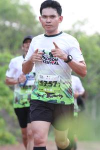 BIB: 1757
                            <button type="button" onclick="openModal(3612919)" class="btn btn-primary btn-sm float-right btn-popup" data-toggle="modal" data-target=".modal-high-quality">
                        <i class="fas fa-shopping-cart"></i> Add to Cart
                    </button>
                                            <button type="button" onclick="isThisMe(3612919, true)" class="btn btn-success btn-sm float-right btn-popup btn-isme hidden" data-toggle="tooltip" data-placement="bottom" title="นี่คือรูปของคุณใช่ไหม คลิกที่นี่เพื่อเอาเข้าอัลบั้ม">
                        <i class="fas fa-plus"></i> Add to album
                    </button>
                    <button type="button" onclick="isThisMe(3612919, false)" class="btn btn-warning btn-sm float-right btn-popup btn-isnotme hidden">
                        <i class="fas fa-ban"></i> Remove from album
                    </button>