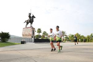 BIB: 
                            <button type="button" onclick="openModal(3659446)" class="btn btn-primary btn-sm float-right btn-popup" data-toggle="modal" data-target=".modal-high-quality">
                        <i class="fas fa-shopping-cart"></i> Add to Cart
                    </button>
                                            <button type="button" onclick="isThisMe(3659446, true)" class="btn btn-success btn-sm float-right btn-popup btn-isme hidden" data-toggle="tooltip" data-placement="bottom" title="นี่คือรูปของคุณใช่ไหม คลิกที่นี่เพื่อเอาเข้าอัลบั้ม">
                        <i class="fas fa-plus"></i> Add to album
                    </button>
                    <button type="button" onclick="isThisMe(3659446, false)" class="btn btn-warning btn-sm float-right btn-popup btn-isnotme hidden">
                        <i class="fas fa-ban"></i> Remove from album
                    </button>