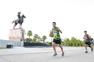 BIB: 164
                            <button type="button" onclick="openModal(3657729)" class="btn btn-primary btn-sm float-right btn-popup" data-toggle="modal" data-target=".modal-high-quality">
                        <i class="fas fa-shopping-cart"></i> Add to Cart
                    </button>
                                            <button type="button" onclick="isThisMe(3657729, true)" class="btn btn-success btn-sm float-right btn-popup btn-isme hidden" data-toggle="tooltip" data-placement="bottom" title="นี่คือรูปของคุณใช่ไหม คลิกที่นี่เพื่อเอาเข้าอัลบั้ม">
                        <i class="fas fa-plus"></i> Add to album
                    </button>
                    <button type="button" onclick="isThisMe(3657729, false)" class="btn btn-warning btn-sm float-right btn-popup btn-isnotme hidden">
                        <i class="fas fa-ban"></i> Remove from album
                    </button>