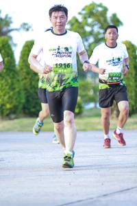 BIB: 1916
                            <button type="button" onclick="openModal(3653674)" class="btn btn-primary btn-sm float-right btn-popup" data-toggle="modal" data-target=".modal-high-quality">
                        <i class="fas fa-shopping-cart"></i> Add to Cart
                    </button>
                                            <button type="button" onclick="isThisMe(3653674, true)" class="btn btn-success btn-sm float-right btn-popup btn-isme hidden" data-toggle="tooltip" data-placement="bottom" title="นี่คือรูปของคุณใช่ไหม คลิกที่นี่เพื่อเอาเข้าอัลบั้ม">
                        <i class="fas fa-plus"></i> Add to album
                    </button>
                    <button type="button" onclick="isThisMe(3653674, false)" class="btn btn-warning btn-sm float-right btn-popup btn-isnotme hidden">
                        <i class="fas fa-ban"></i> Remove from album
                    </button>