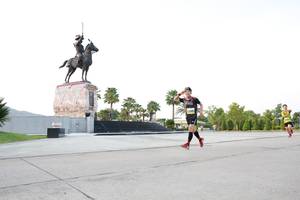 BIB: 
                            <button type="button" onclick="openModal(3657253)" class="btn btn-primary btn-sm float-right btn-popup" data-toggle="modal" data-target=".modal-high-quality">
                        <i class="fas fa-shopping-cart"></i> Add to Cart
                    </button>
                                            <button type="button" onclick="isThisMe(3657253, true)" class="btn btn-success btn-sm float-right btn-popup btn-isme hidden" data-toggle="tooltip" data-placement="bottom" title="นี่คือรูปของคุณใช่ไหม คลิกที่นี่เพื่อเอาเข้าอัลบั้ม">
                        <i class="fas fa-plus"></i> Add to album
                    </button>
                    <button type="button" onclick="isThisMe(3657253, false)" class="btn btn-warning btn-sm float-right btn-popup btn-isnotme hidden">
                        <i class="fas fa-ban"></i> Remove from album
                    </button>