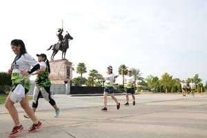 BIB: 
                            <button type="button" onclick="openModal(3659426)" class="btn btn-primary btn-sm float-right btn-popup" data-toggle="modal" data-target=".modal-high-quality">
                        <i class="fas fa-shopping-cart"></i> Add to Cart
                    </button>
                                            <button type="button" onclick="isThisMe(3659426, true)" class="btn btn-success btn-sm float-right btn-popup btn-isme hidden" data-toggle="tooltip" data-placement="bottom" title="นี่คือรูปของคุณใช่ไหม คลิกที่นี่เพื่อเอาเข้าอัลบั้ม">
                        <i class="fas fa-plus"></i> Add to album
                    </button>
                    <button type="button" onclick="isThisMe(3659426, false)" class="btn btn-warning btn-sm float-right btn-popup btn-isnotme hidden">
                        <i class="fas fa-ban"></i> Remove from album
                    </button>