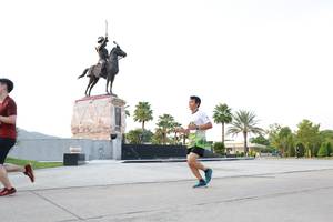 BIB: 
                            <button type="button" onclick="openModal(3657270)" class="btn btn-primary btn-sm float-right btn-popup" data-toggle="modal" data-target=".modal-high-quality">
                        <i class="fas fa-shopping-cart"></i> Add to Cart
                    </button>
                                            <button type="button" onclick="isThisMe(3657270, true)" class="btn btn-success btn-sm float-right btn-popup btn-isme hidden" data-toggle="tooltip" data-placement="bottom" title="นี่คือรูปของคุณใช่ไหม คลิกที่นี่เพื่อเอาเข้าอัลบั้ม">
                        <i class="fas fa-plus"></i> Add to album
                    </button>
                    <button type="button" onclick="isThisMe(3657270, false)" class="btn btn-warning btn-sm float-right btn-popup btn-isnotme hidden">
                        <i class="fas fa-ban"></i> Remove from album
                    </button>