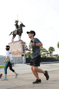 BIB: 
                            <button type="button" onclick="openModal(3658885)" class="btn btn-primary btn-sm float-right btn-popup" data-toggle="modal" data-target=".modal-high-quality">
                        <i class="fas fa-shopping-cart"></i> Add to Cart
                    </button>
                                            <button type="button" onclick="isThisMe(3658885, true)" class="btn btn-success btn-sm float-right btn-popup btn-isme hidden" data-toggle="tooltip" data-placement="bottom" title="นี่คือรูปของคุณใช่ไหม คลิกที่นี่เพื่อเอาเข้าอัลบั้ม">
                        <i class="fas fa-plus"></i> Add to album
                    </button>
                    <button type="button" onclick="isThisMe(3658885, false)" class="btn btn-warning btn-sm float-right btn-popup btn-isnotme hidden">
                        <i class="fas fa-ban"></i> Remove from album
                    </button>