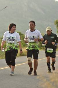 BIB: 1242
                            <button type="button" onclick="openModal(3635281)" class="btn btn-primary btn-sm float-right btn-popup" data-toggle="modal" data-target=".modal-high-quality">
                        <i class="fas fa-shopping-cart"></i> Add to Cart
                    </button>
                                            <button type="button" onclick="isThisMe(3635281, true)" class="btn btn-success btn-sm float-right btn-popup btn-isme hidden" data-toggle="tooltip" data-placement="bottom" title="นี่คือรูปของคุณใช่ไหม คลิกที่นี่เพื่อเอาเข้าอัลบั้ม">
                        <i class="fas fa-plus"></i> Add to album
                    </button>
                    <button type="button" onclick="isThisMe(3635281, false)" class="btn btn-warning btn-sm float-right btn-popup btn-isnotme hidden">
                        <i class="fas fa-ban"></i> Remove from album
                    </button>