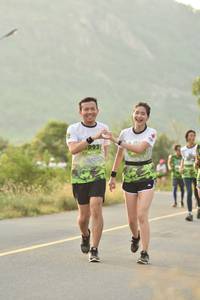 BIB: 993
                            <button type="button" onclick="openModal(3633080)" class="btn btn-primary btn-sm float-right btn-popup" data-toggle="modal" data-target=".modal-high-quality">
                        <i class="fas fa-shopping-cart"></i> Add to Cart
                    </button>
                                            <button type="button" onclick="isThisMe(3633080, true)" class="btn btn-success btn-sm float-right btn-popup btn-isme hidden" data-toggle="tooltip" data-placement="bottom" title="นี่คือรูปของคุณใช่ไหม คลิกที่นี่เพื่อเอาเข้าอัลบั้ม">
                        <i class="fas fa-plus"></i> Add to album
                    </button>
                    <button type="button" onclick="isThisMe(3633080, false)" class="btn btn-warning btn-sm float-right btn-popup btn-isnotme hidden">
                        <i class="fas fa-ban"></i> Remove from album
                    </button>