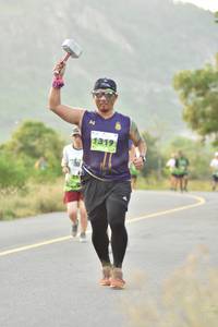 BIB: 1319
                            <button type="button" onclick="openModal(3593189)" class="btn btn-primary btn-sm float-right btn-popup" data-toggle="modal" data-target=".modal-high-quality">
                        <i class="fas fa-shopping-cart"></i> Add to Cart
                    </button>
                                            <button type="button" onclick="isThisMe(3593189, true)" class="btn btn-success btn-sm float-right btn-popup btn-isme hidden" data-toggle="tooltip" data-placement="bottom" title="นี่คือรูปของคุณใช่ไหม คลิกที่นี่เพื่อเอาเข้าอัลบั้ม">
                        <i class="fas fa-plus"></i> Add to album
                    </button>
                    <button type="button" onclick="isThisMe(3593189, false)" class="btn btn-warning btn-sm float-right btn-popup btn-isnotme hidden">
                        <i class="fas fa-ban"></i> Remove from album
                    </button>