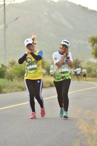 BIB: 1698, 1689
                            <button type="button" onclick="openModal(3609800)" class="btn btn-primary btn-sm float-right btn-popup" data-toggle="modal" data-target=".modal-high-quality">
                        <i class="fas fa-shopping-cart"></i> Add to Cart
                    </button>
                                            <button type="button" onclick="isThisMe(3609800, true)" class="btn btn-success btn-sm float-right btn-popup btn-isme hidden" data-toggle="tooltip" data-placement="bottom" title="นี่คือรูปของคุณใช่ไหม คลิกที่นี่เพื่อเอาเข้าอัลบั้ม">
                        <i class="fas fa-plus"></i> Add to album
                    </button>
                    <button type="button" onclick="isThisMe(3609800, false)" class="btn btn-warning btn-sm float-right btn-popup btn-isnotme hidden">
                        <i class="fas fa-ban"></i> Remove from album
                    </button>