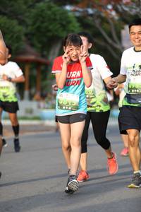 BIB: 
                            <button type="button" onclick="openModal(3610283)" class="btn btn-primary btn-sm float-right btn-popup" data-toggle="modal" data-target=".modal-high-quality">
                        <i class="fas fa-shopping-cart"></i> Add to Cart
                    </button>
                                            <button type="button" onclick="isThisMe(3610283, true)" class="btn btn-success btn-sm float-right btn-popup btn-isme hidden" data-toggle="tooltip" data-placement="bottom" title="นี่คือรูปของคุณใช่ไหม คลิกที่นี่เพื่อเอาเข้าอัลบั้ม">
                        <i class="fas fa-plus"></i> Add to album
                    </button>
                    <button type="button" onclick="isThisMe(3610283, false)" class="btn btn-warning btn-sm float-right btn-popup btn-isnotme hidden">
                        <i class="fas fa-ban"></i> Remove from album
                    </button>