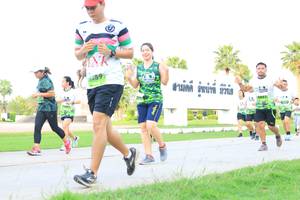 BIB: 2002
                            <button type="button" onclick="openModal(3681475)" class="btn btn-primary btn-sm float-right btn-popup" data-toggle="modal" data-target=".modal-high-quality">
                        <i class="fas fa-shopping-cart"></i> Add to Cart
                    </button>
                                            <button type="button" onclick="isThisMe(3681475, true)" class="btn btn-success btn-sm float-right btn-popup btn-isme hidden" data-toggle="tooltip" data-placement="bottom" title="นี่คือรูปของคุณใช่ไหม คลิกที่นี่เพื่อเอาเข้าอัลบั้ม">
                        <i class="fas fa-plus"></i> Add to album
                    </button>
                    <button type="button" onclick="isThisMe(3681475, false)" class="btn btn-warning btn-sm float-right btn-popup btn-isnotme hidden">
                        <i class="fas fa-ban"></i> Remove from album
                    </button>