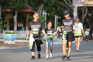 BIB: 2687, 686
                            <button type="button" onclick="openModal(3625872)" class="btn btn-primary btn-sm float-right btn-popup" data-toggle="modal" data-target=".modal-high-quality">
                        <i class="fas fa-shopping-cart"></i> Add to Cart
                    </button>
                                            <button type="button" onclick="isThisMe(3625872, true)" class="btn btn-success btn-sm float-right btn-popup btn-isme hidden" data-toggle="tooltip" data-placement="bottom" title="นี่คือรูปของคุณใช่ไหม คลิกที่นี่เพื่อเอาเข้าอัลบั้ม">
                        <i class="fas fa-plus"></i> Add to album
                    </button>
                    <button type="button" onclick="isThisMe(3625872, false)" class="btn btn-warning btn-sm float-right btn-popup btn-isnotme hidden">
                        <i class="fas fa-ban"></i> Remove from album
                    </button>