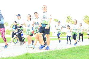 BIB: 201
                            <button type="button" onclick="openModal(3694032)" class="btn btn-primary btn-sm float-right btn-popup" data-toggle="modal" data-target=".modal-high-quality">
                        <i class="fas fa-shopping-cart"></i> Add to Cart
                    </button>
                                            <button type="button" onclick="isThisMe(3694032, true)" class="btn btn-success btn-sm float-right btn-popup btn-isme hidden" data-toggle="tooltip" data-placement="bottom" title="นี่คือรูปของคุณใช่ไหม คลิกที่นี่เพื่อเอาเข้าอัลบั้ม">
                        <i class="fas fa-plus"></i> Add to album
                    </button>
                    <button type="button" onclick="isThisMe(3694032, false)" class="btn btn-warning btn-sm float-right btn-popup btn-isnotme hidden">
                        <i class="fas fa-ban"></i> Remove from album
                    </button>