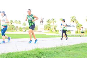 BIB: 
                            <button type="button" onclick="openModal(3687267)" class="btn btn-primary btn-sm float-right btn-popup" data-toggle="modal" data-target=".modal-high-quality">
                        <i class="fas fa-shopping-cart"></i> Add to Cart
                    </button>
                                            <button type="button" onclick="isThisMe(3687267, true)" class="btn btn-success btn-sm float-right btn-popup btn-isme hidden" data-toggle="tooltip" data-placement="bottom" title="นี่คือรูปของคุณใช่ไหม คลิกที่นี่เพื่อเอาเข้าอัลบั้ม">
                        <i class="fas fa-plus"></i> Add to album
                    </button>
                    <button type="button" onclick="isThisMe(3687267, false)" class="btn btn-warning btn-sm float-right btn-popup btn-isnotme hidden">
                        <i class="fas fa-ban"></i> Remove from album
                    </button>