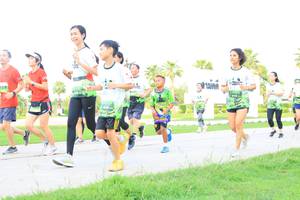 BIB: 
                            <button type="button" onclick="openModal(3687512)" class="btn btn-primary btn-sm float-right btn-popup" data-toggle="modal" data-target=".modal-high-quality">
                        <i class="fas fa-shopping-cart"></i> Add to Cart
                    </button>
                                            <button type="button" onclick="isThisMe(3687512, true)" class="btn btn-success btn-sm float-right btn-popup btn-isme hidden" data-toggle="tooltip" data-placement="bottom" title="นี่คือรูปของคุณใช่ไหม คลิกที่นี่เพื่อเอาเข้าอัลบั้ม">
                        <i class="fas fa-plus"></i> Add to album
                    </button>
                    <button type="button" onclick="isThisMe(3687512, false)" class="btn btn-warning btn-sm float-right btn-popup btn-isnotme hidden">
                        <i class="fas fa-ban"></i> Remove from album
                    </button>