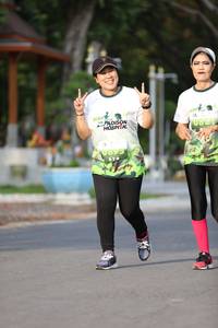 BIB: 
                            <button type="button" onclick="openModal(3624169)" class="btn btn-primary btn-sm float-right btn-popup" data-toggle="modal" data-target=".modal-high-quality">
                        <i class="fas fa-shopping-cart"></i> Add to Cart
                    </button>
                                            <button type="button" onclick="isThisMe(3624169, true)" class="btn btn-success btn-sm float-right btn-popup btn-isme hidden" data-toggle="tooltip" data-placement="bottom" title="นี่คือรูปของคุณใช่ไหม คลิกที่นี่เพื่อเอาเข้าอัลบั้ม">
                        <i class="fas fa-plus"></i> Add to album
                    </button>
                    <button type="button" onclick="isThisMe(3624169, false)" class="btn btn-warning btn-sm float-right btn-popup btn-isnotme hidden">
                        <i class="fas fa-ban"></i> Remove from album
                    </button>