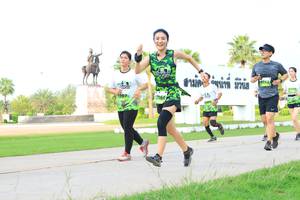 BIB: 507
                            <button type="button" onclick="openModal(3697325)" class="btn btn-primary btn-sm float-right btn-popup" data-toggle="modal" data-target=".modal-high-quality">
                        <i class="fas fa-shopping-cart"></i> Add to Cart
                    </button>
                                            <button type="button" onclick="isThisMe(3697325, true)" class="btn btn-success btn-sm float-right btn-popup btn-isme hidden" data-toggle="tooltip" data-placement="bottom" title="นี่คือรูปของคุณใช่ไหม คลิกที่นี่เพื่อเอาเข้าอัลบั้ม">
                        <i class="fas fa-plus"></i> Add to album
                    </button>
                    <button type="button" onclick="isThisMe(3697325, false)" class="btn btn-warning btn-sm float-right btn-popup btn-isnotme hidden">
                        <i class="fas fa-ban"></i> Remove from album
                    </button>