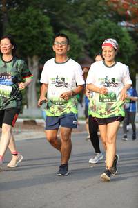 BIB: 
                            <button type="button" onclick="openModal(3612817)" class="btn btn-primary btn-sm float-right btn-popup" data-toggle="modal" data-target=".modal-high-quality">
                        <i class="fas fa-shopping-cart"></i> Add to Cart
                    </button>
                                            <button type="button" onclick="isThisMe(3612817, true)" class="btn btn-success btn-sm float-right btn-popup btn-isme hidden" data-toggle="tooltip" data-placement="bottom" title="นี่คือรูปของคุณใช่ไหม คลิกที่นี่เพื่อเอาเข้าอัลบั้ม">
                        <i class="fas fa-plus"></i> Add to album
                    </button>
                    <button type="button" onclick="isThisMe(3612817, false)" class="btn btn-warning btn-sm float-right btn-popup btn-isnotme hidden">
                        <i class="fas fa-ban"></i> Remove from album
                    </button>