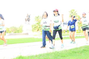 BIB: 992, 979
                            <button type="button" onclick="openModal(3695810)" class="btn btn-primary btn-sm float-right btn-popup" data-toggle="modal" data-target=".modal-high-quality">
                        <i class="fas fa-shopping-cart"></i> Add to Cart
                    </button>
                                            <button type="button" onclick="isThisMe(3695810, true)" class="btn btn-success btn-sm float-right btn-popup btn-isme hidden" data-toggle="tooltip" data-placement="bottom" title="นี่คือรูปของคุณใช่ไหม คลิกที่นี่เพื่อเอาเข้าอัลบั้ม">
                        <i class="fas fa-plus"></i> Add to album
                    </button>
                    <button type="button" onclick="isThisMe(3695810, false)" class="btn btn-warning btn-sm float-right btn-popup btn-isnotme hidden">
                        <i class="fas fa-ban"></i> Remove from album
                    </button>