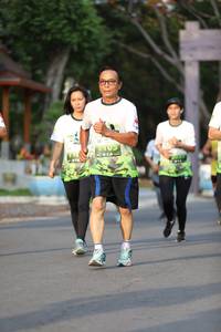 BIB: 
                            <button type="button" onclick="openModal(3610363)" class="btn btn-primary btn-sm float-right btn-popup" data-toggle="modal" data-target=".modal-high-quality">
                        <i class="fas fa-shopping-cart"></i> Add to Cart
                    </button>
                                            <button type="button" onclick="isThisMe(3610363, true)" class="btn btn-success btn-sm float-right btn-popup btn-isme hidden" data-toggle="tooltip" data-placement="bottom" title="นี่คือรูปของคุณใช่ไหม คลิกที่นี่เพื่อเอาเข้าอัลบั้ม">
                        <i class="fas fa-plus"></i> Add to album
                    </button>
                    <button type="button" onclick="isThisMe(3610363, false)" class="btn btn-warning btn-sm float-right btn-popup btn-isnotme hidden">
                        <i class="fas fa-ban"></i> Remove from album
                    </button>