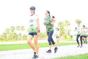 BIB: 
                            <button type="button" onclick="openModal(3691070)" class="btn btn-primary btn-sm float-right btn-popup" data-toggle="modal" data-target=".modal-high-quality">
                        <i class="fas fa-shopping-cart"></i> Add to Cart
                    </button>
                                            <button type="button" onclick="isThisMe(3691070, true)" class="btn btn-success btn-sm float-right btn-popup btn-isme hidden" data-toggle="tooltip" data-placement="bottom" title="นี่คือรูปของคุณใช่ไหม คลิกที่นี่เพื่อเอาเข้าอัลบั้ม">
                        <i class="fas fa-plus"></i> Add to album
                    </button>
                    <button type="button" onclick="isThisMe(3691070, false)" class="btn btn-warning btn-sm float-right btn-popup btn-isnotme hidden">
                        <i class="fas fa-ban"></i> Remove from album
                    </button>