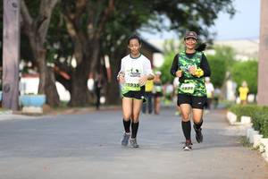 BIB: 1935, 1934
                            <button type="button" onclick="openModal(3631732)" class="btn btn-primary btn-sm float-right btn-popup" data-toggle="modal" data-target=".modal-high-quality">
                        <i class="fas fa-shopping-cart"></i> Add to Cart
                    </button>
                                            <button type="button" onclick="isThisMe(3631732, true)" class="btn btn-success btn-sm float-right btn-popup btn-isme hidden" data-toggle="tooltip" data-placement="bottom" title="นี่คือรูปของคุณใช่ไหม คลิกที่นี่เพื่อเอาเข้าอัลบั้ม">
                        <i class="fas fa-plus"></i> Add to album
                    </button>
                    <button type="button" onclick="isThisMe(3631732, false)" class="btn btn-warning btn-sm float-right btn-popup btn-isnotme hidden">
                        <i class="fas fa-ban"></i> Remove from album
                    </button>