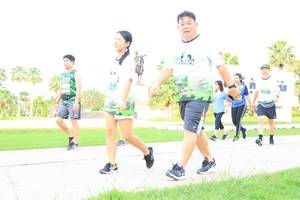 BIB: 
                            <button type="button" onclick="openModal(3692426)" class="btn btn-primary btn-sm float-right btn-popup" data-toggle="modal" data-target=".modal-high-quality">
                        <i class="fas fa-shopping-cart"></i> Add to Cart
                    </button>
                                            <button type="button" onclick="isThisMe(3692426, true)" class="btn btn-success btn-sm float-right btn-popup btn-isme hidden" data-toggle="tooltip" data-placement="bottom" title="นี่คือรูปของคุณใช่ไหม คลิกที่นี่เพื่อเอาเข้าอัลบั้ม">
                        <i class="fas fa-plus"></i> Add to album
                    </button>
                    <button type="button" onclick="isThisMe(3692426, false)" class="btn btn-warning btn-sm float-right btn-popup btn-isnotme hidden">
                        <i class="fas fa-ban"></i> Remove from album
                    </button>