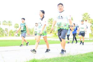 BIB: 
                            <button type="button" onclick="openModal(3692379)" class="btn btn-primary btn-sm float-right btn-popup" data-toggle="modal" data-target=".modal-high-quality">
                        <i class="fas fa-shopping-cart"></i> Add to Cart
                    </button>
                                            <button type="button" onclick="isThisMe(3692379, true)" class="btn btn-success btn-sm float-right btn-popup btn-isme hidden" data-toggle="tooltip" data-placement="bottom" title="นี่คือรูปของคุณใช่ไหม คลิกที่นี่เพื่อเอาเข้าอัลบั้ม">
                        <i class="fas fa-plus"></i> Add to album
                    </button>
                    <button type="button" onclick="isThisMe(3692379, false)" class="btn btn-warning btn-sm float-right btn-popup btn-isnotme hidden">
                        <i class="fas fa-ban"></i> Remove from album
                    </button>