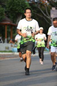 BIB: 
                            <button type="button" onclick="openModal(3608441)" class="btn btn-primary btn-sm float-right btn-popup" data-toggle="modal" data-target=".modal-high-quality">
                        <i class="fas fa-shopping-cart"></i> Add to Cart
                    </button>
                                            <button type="button" onclick="isThisMe(3608441, true)" class="btn btn-success btn-sm float-right btn-popup btn-isme hidden" data-toggle="tooltip" data-placement="bottom" title="นี่คือรูปของคุณใช่ไหม คลิกที่นี่เพื่อเอาเข้าอัลบั้ม">
                        <i class="fas fa-plus"></i> Add to album
                    </button>
                    <button type="button" onclick="isThisMe(3608441, false)" class="btn btn-warning btn-sm float-right btn-popup btn-isnotme hidden">
                        <i class="fas fa-ban"></i> Remove from album
                    </button>