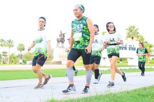 BIB: 
                            <button type="button" onclick="openModal(3679298)" class="btn btn-primary btn-sm float-right btn-popup" data-toggle="modal" data-target=".modal-high-quality">
                        <i class="fas fa-shopping-cart"></i> Add to Cart
                    </button>
                                            <button type="button" onclick="isThisMe(3679298, true)" class="btn btn-success btn-sm float-right btn-popup btn-isme hidden" data-toggle="tooltip" data-placement="bottom" title="นี่คือรูปของคุณใช่ไหม คลิกที่นี่เพื่อเอาเข้าอัลบั้ม">
                        <i class="fas fa-plus"></i> Add to album
                    </button>
                    <button type="button" onclick="isThisMe(3679298, false)" class="btn btn-warning btn-sm float-right btn-popup btn-isnotme hidden">
                        <i class="fas fa-ban"></i> Remove from album
                    </button>