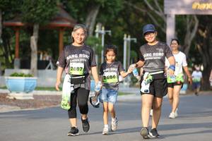 BIB: 686
                            <button type="button" onclick="openModal(3625967)" class="btn btn-primary btn-sm float-right btn-popup" data-toggle="modal" data-target=".modal-high-quality">
                        <i class="fas fa-shopping-cart"></i> Add to Cart
                    </button>
                                            <button type="button" onclick="isThisMe(3625967, true)" class="btn btn-success btn-sm float-right btn-popup btn-isme hidden" data-toggle="tooltip" data-placement="bottom" title="นี่คือรูปของคุณใช่ไหม คลิกที่นี่เพื่อเอาเข้าอัลบั้ม">
                        <i class="fas fa-plus"></i> Add to album
                    </button>
                    <button type="button" onclick="isThisMe(3625967, false)" class="btn btn-warning btn-sm float-right btn-popup btn-isnotme hidden">
                        <i class="fas fa-ban"></i> Remove from album
                    </button>