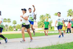 BIB: 2142, 148
                            <button type="button" onclick="openModal(3699784)" class="btn btn-primary btn-sm float-right btn-popup" data-toggle="modal" data-target=".modal-high-quality">
                        <i class="fas fa-shopping-cart"></i> Add to Cart
                    </button>
                                            <button type="button" onclick="isThisMe(3699784, true)" class="btn btn-success btn-sm float-right btn-popup btn-isme hidden" data-toggle="tooltip" data-placement="bottom" title="นี่คือรูปของคุณใช่ไหม คลิกที่นี่เพื่อเอาเข้าอัลบั้ม">
                        <i class="fas fa-plus"></i> Add to album
                    </button>
                    <button type="button" onclick="isThisMe(3699784, false)" class="btn btn-warning btn-sm float-right btn-popup btn-isnotme hidden">
                        <i class="fas fa-ban"></i> Remove from album
                    </button>