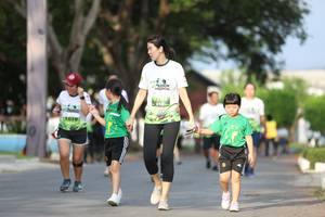 BIB: 
                            <button type="button" onclick="openModal(3628992)" class="btn btn-primary btn-sm float-right btn-popup" data-toggle="modal" data-target=".modal-high-quality">
                        <i class="fas fa-shopping-cart"></i> Add to Cart
                    </button>
                                            <button type="button" onclick="isThisMe(3628992, true)" class="btn btn-success btn-sm float-right btn-popup btn-isme hidden" data-toggle="tooltip" data-placement="bottom" title="นี่คือรูปของคุณใช่ไหม คลิกที่นี่เพื่อเอาเข้าอัลบั้ม">
                        <i class="fas fa-plus"></i> Add to album
                    </button>
                    <button type="button" onclick="isThisMe(3628992, false)" class="btn btn-warning btn-sm float-right btn-popup btn-isnotme hidden">
                        <i class="fas fa-ban"></i> Remove from album
                    </button>