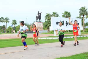 BIB: 254
                            <button type="button" onclick="openModal(3702377)" class="btn btn-primary btn-sm float-right btn-popup" data-toggle="modal" data-target=".modal-high-quality">
                        <i class="fas fa-shopping-cart"></i> Add to Cart
                    </button>
                                            <button type="button" onclick="isThisMe(3702377, true)" class="btn btn-success btn-sm float-right btn-popup btn-isme hidden" data-toggle="tooltip" data-placement="bottom" title="นี่คือรูปของคุณใช่ไหม คลิกที่นี่เพื่อเอาเข้าอัลบั้ม">
                        <i class="fas fa-plus"></i> Add to album
                    </button>
                    <button type="button" onclick="isThisMe(3702377, false)" class="btn btn-warning btn-sm float-right btn-popup btn-isnotme hidden">
                        <i class="fas fa-ban"></i> Remove from album
                    </button>