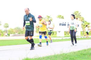 BIB: 923
                            <button type="button" onclick="openModal(3687932)" class="btn btn-primary btn-sm float-right btn-popup" data-toggle="modal" data-target=".modal-high-quality">
                        <i class="fas fa-shopping-cart"></i> Add to Cart
                    </button>
                                            <button type="button" onclick="isThisMe(3687932, true)" class="btn btn-success btn-sm float-right btn-popup btn-isme hidden" data-toggle="tooltip" data-placement="bottom" title="นี่คือรูปของคุณใช่ไหม คลิกที่นี่เพื่อเอาเข้าอัลบั้ม">
                        <i class="fas fa-plus"></i> Add to album
                    </button>
                    <button type="button" onclick="isThisMe(3687932, false)" class="btn btn-warning btn-sm float-right btn-popup btn-isnotme hidden">
                        <i class="fas fa-ban"></i> Remove from album
                    </button>