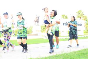 BIB: 1556
                            <button type="button" onclick="openModal(3694433)" class="btn btn-primary btn-sm float-right btn-popup" data-toggle="modal" data-target=".modal-high-quality">
                        <i class="fas fa-shopping-cart"></i> Add to Cart
                    </button>
                                            <button type="button" onclick="isThisMe(3694433, true)" class="btn btn-success btn-sm float-right btn-popup btn-isme hidden" data-toggle="tooltip" data-placement="bottom" title="นี่คือรูปของคุณใช่ไหม คลิกที่นี่เพื่อเอาเข้าอัลบั้ม">
                        <i class="fas fa-plus"></i> Add to album
                    </button>
                    <button type="button" onclick="isThisMe(3694433, false)" class="btn btn-warning btn-sm float-right btn-popup btn-isnotme hidden">
                        <i class="fas fa-ban"></i> Remove from album
                    </button>